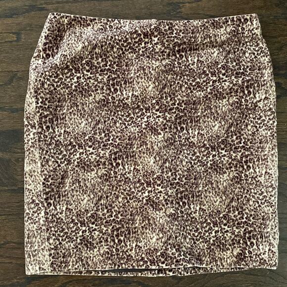 Talbots‎ women’s petite cheetah leopard print velvet min skirt, size 12P - Picture 1 of 7